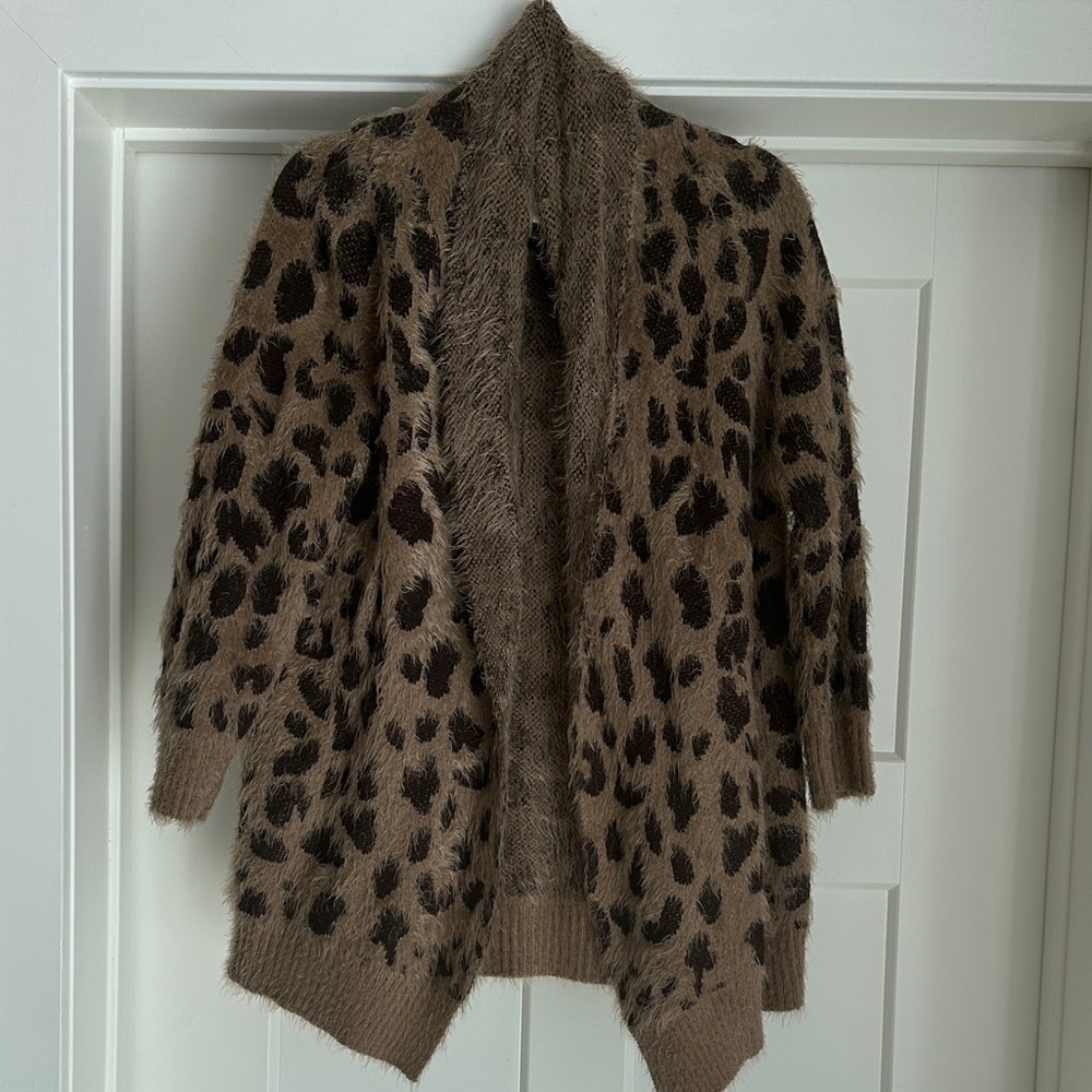 Chic Leopard Print Cardigan